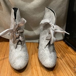 Gorgeous DOLCE Fantasy Silver Lace-Up Heeled Boots